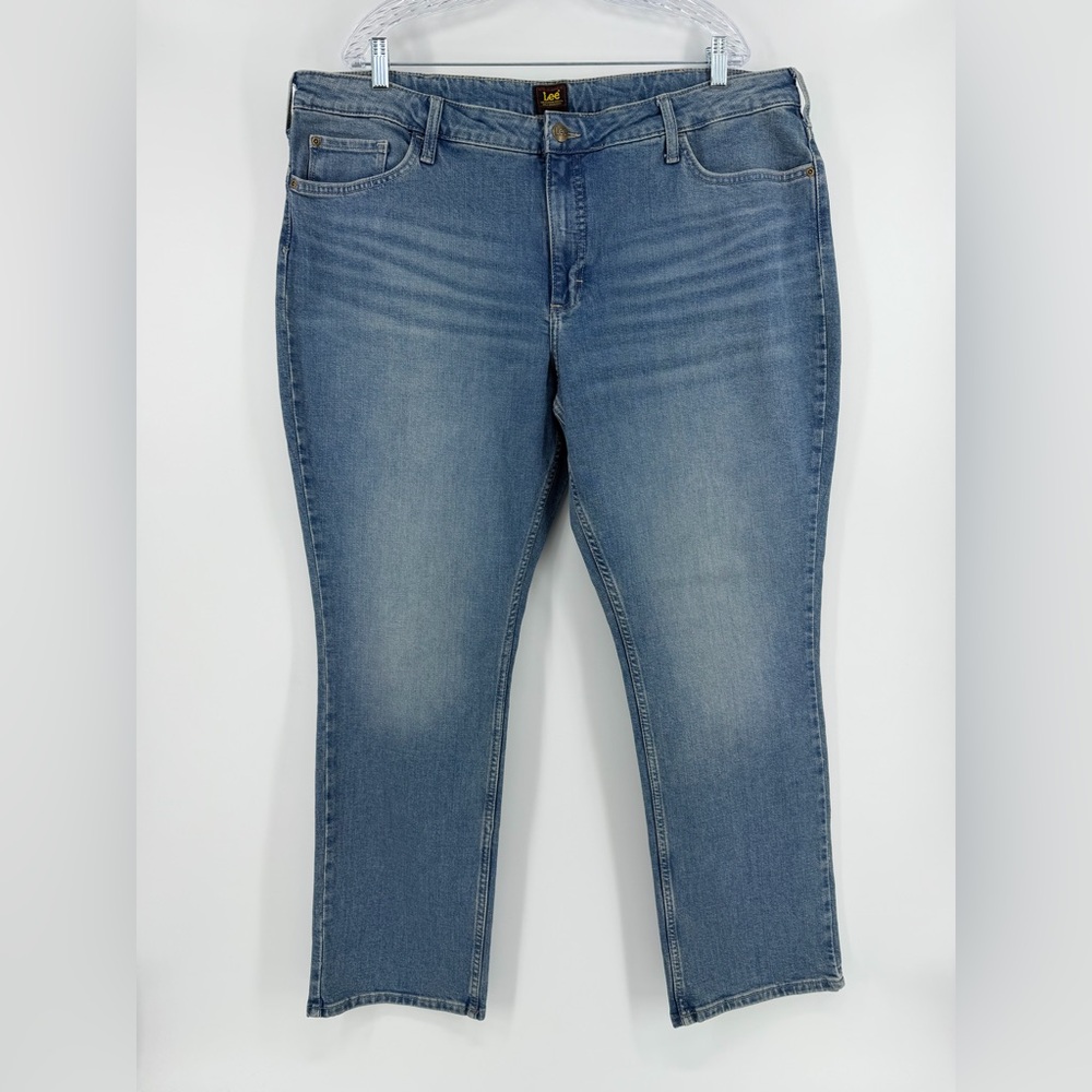 NWT Lee Mid Rise Straight Leg Jeans, Medium Wash, Women's 22